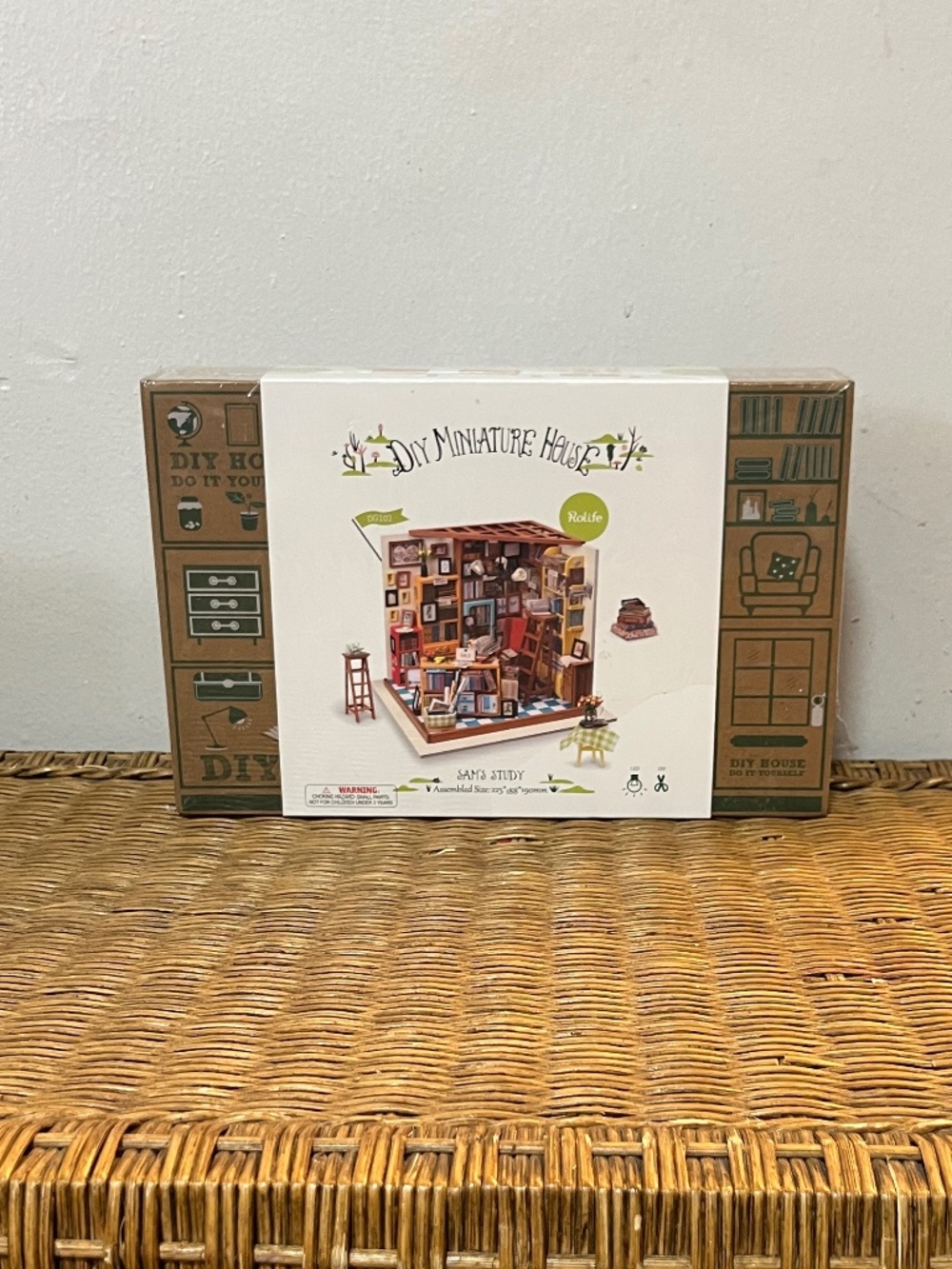 Sam’s Study. DIY Miniature House Kit.